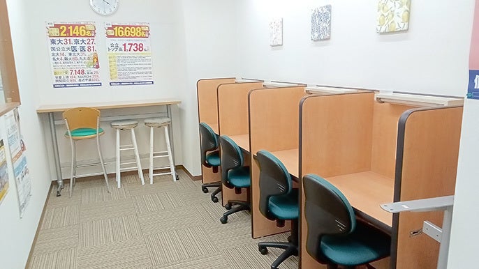 西原校 自習ブースもさらに綺麗で快適に！