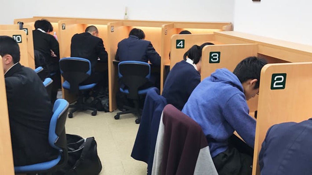 海田校 授業以外でも学習出来る静かな環境。