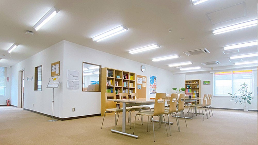 呉駅前校 学習の合間に休憩できるフリースペースをご用意しました。