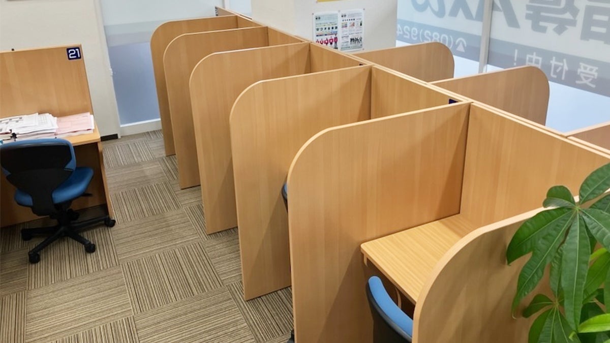 楽々園校 電車・バスの待ち時間に最適な自習ブース