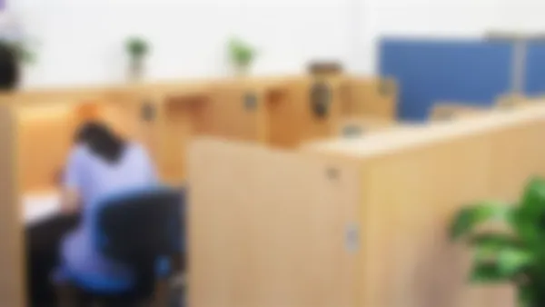 曙校 集中できる個室型自習ブースも完備。