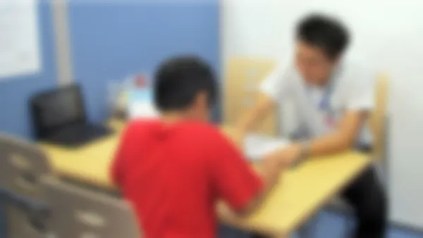 曙校 面談ルームでは、いつも熱心なアドバイスがくり広げられています。