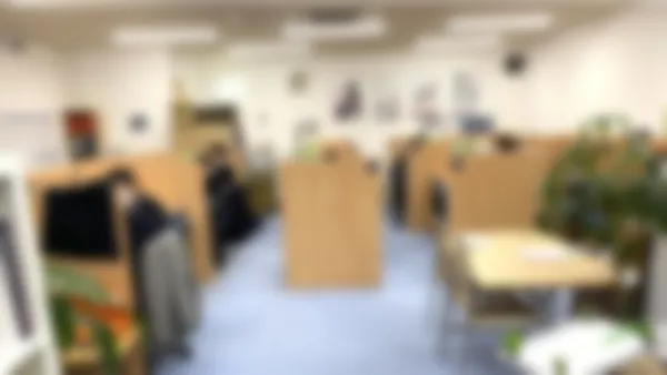 曙校 密にならない座席配置。