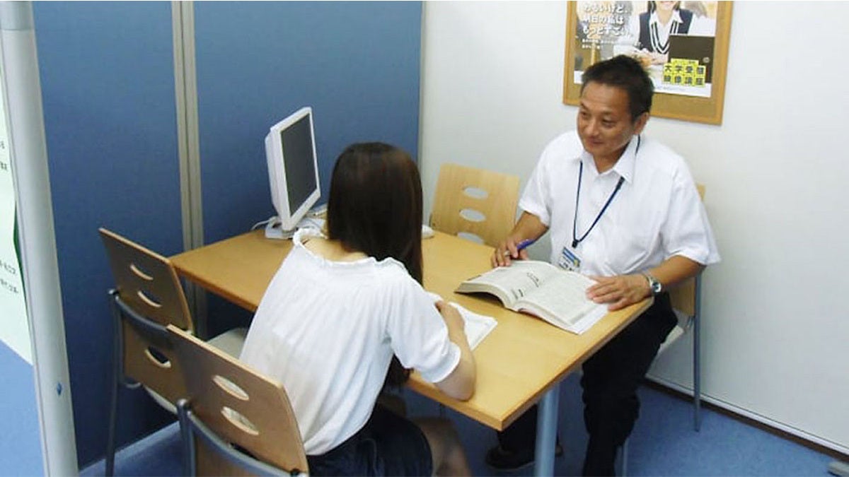 東福山駅前校 保護者懇談や生徒面談で使用する面談スペースです。