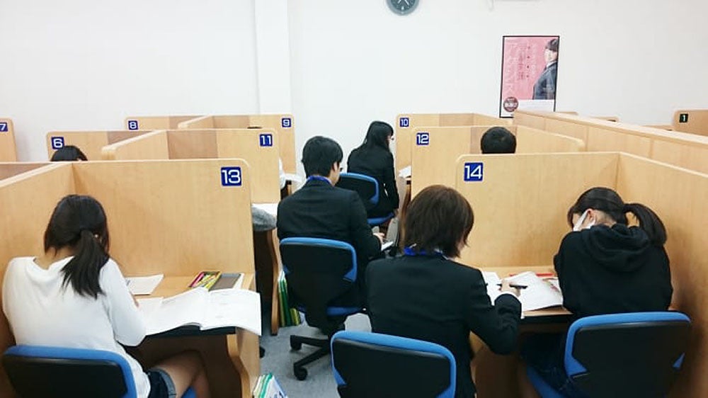 駅家校 活気と生徒のやる気があふれる教室。