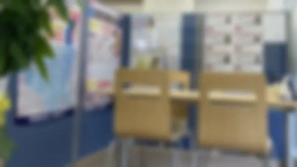 府中校 定期的に懇談や学習相談を行います