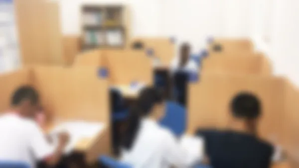 祇園校 「解説」⇔「演習」でわかるだけでなく、「自分で解く力」も身につけます。