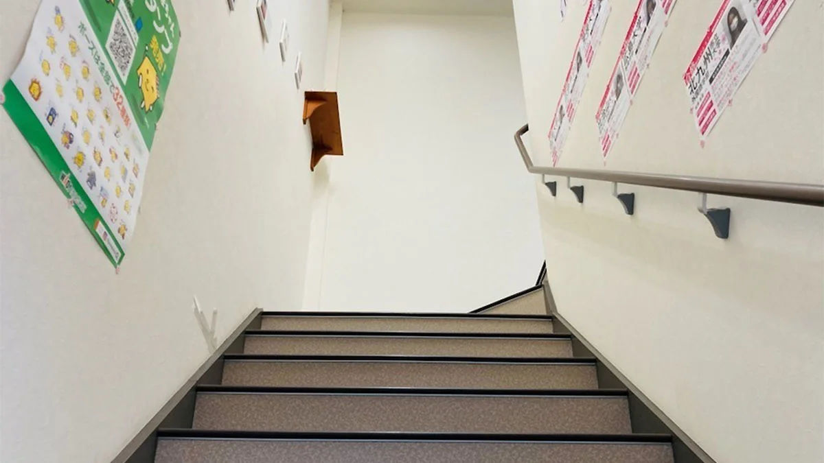 中筋校 こちらを上がって２Fが授業ブースです。