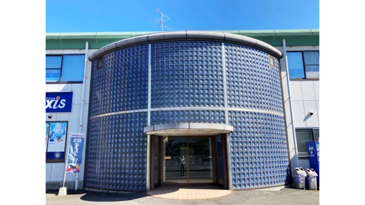 東尾道校 こちらの自動ドアから建物内にお入りください