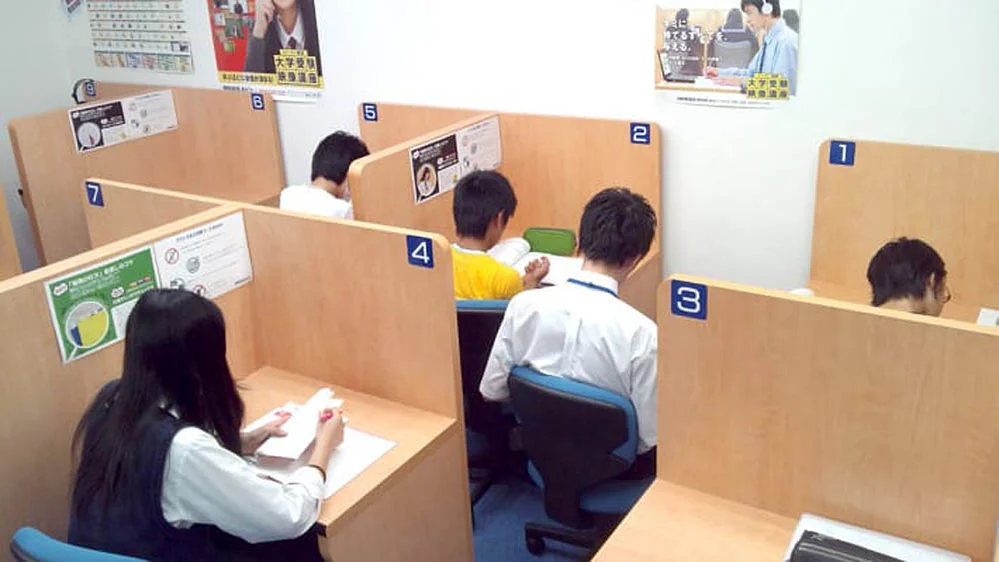 戸田公園校 活気があり真剣な授業です。