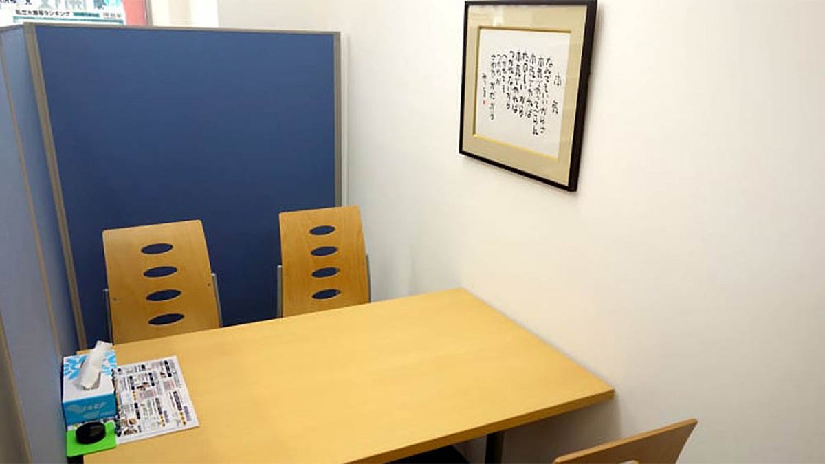 巴校 面談スペースです。進路のことや学校での悩み事など、相談できます！