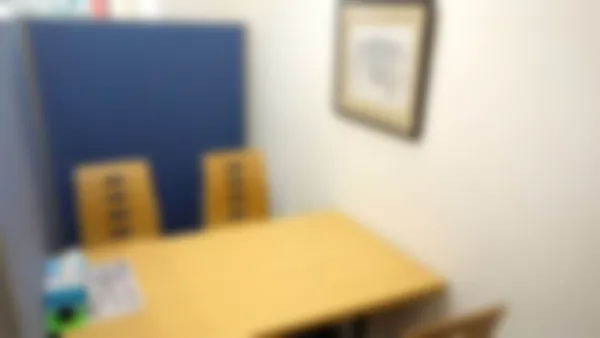巴校 面談スペースです。進路のことや学校での悩み事など、相談できます!