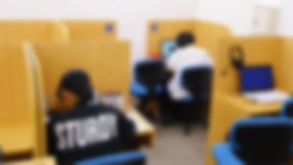 東静岡校 「Axisのオンライン家庭教師」は全国から先生を探し、マンツーマン授業が受けられます。「スーパー講師映像講座」は基礎内容から難関受験まで自分のペースで学習できます。