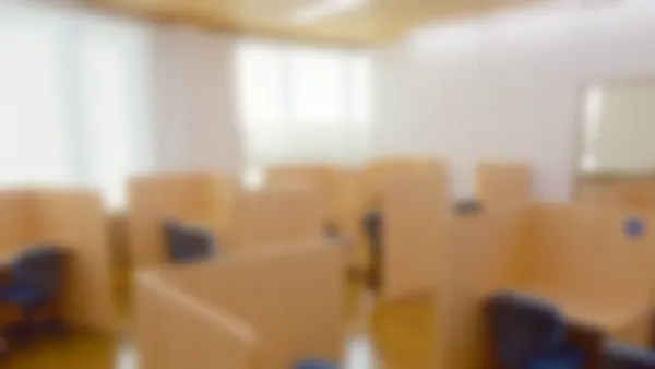 井宮校 2Fの授業スペース。床も木になっており、落ち着いた環境です。