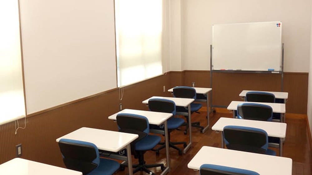 井宮校 2Fの演習ルームです。小集団の授業や、説明会などを行います。