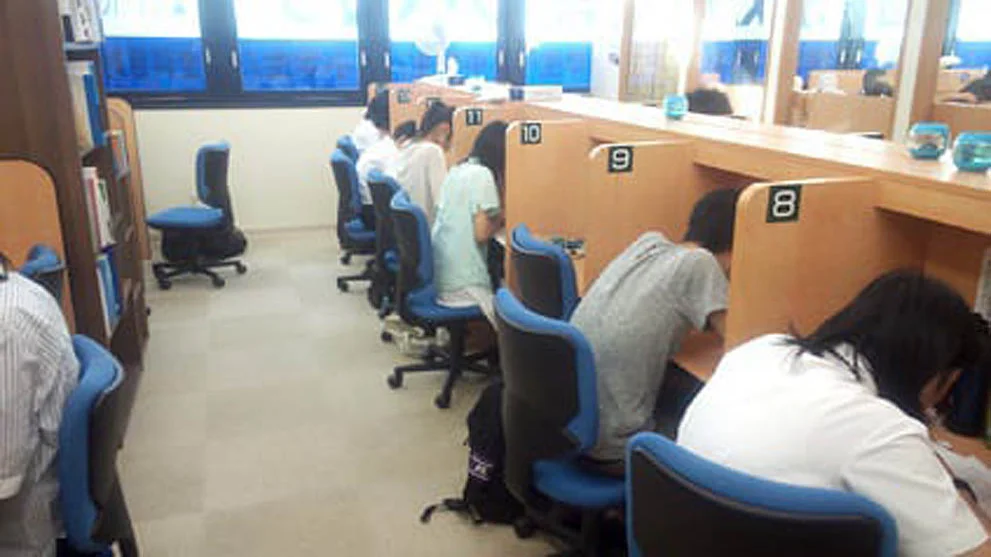 本八戸校 自分だけの学習部屋がここに！