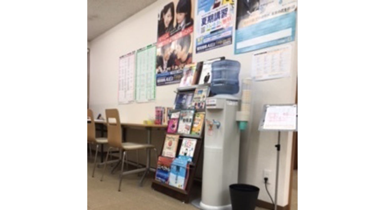 三内校 勉強の合い間に休憩できるフリースペースをご用意しました。