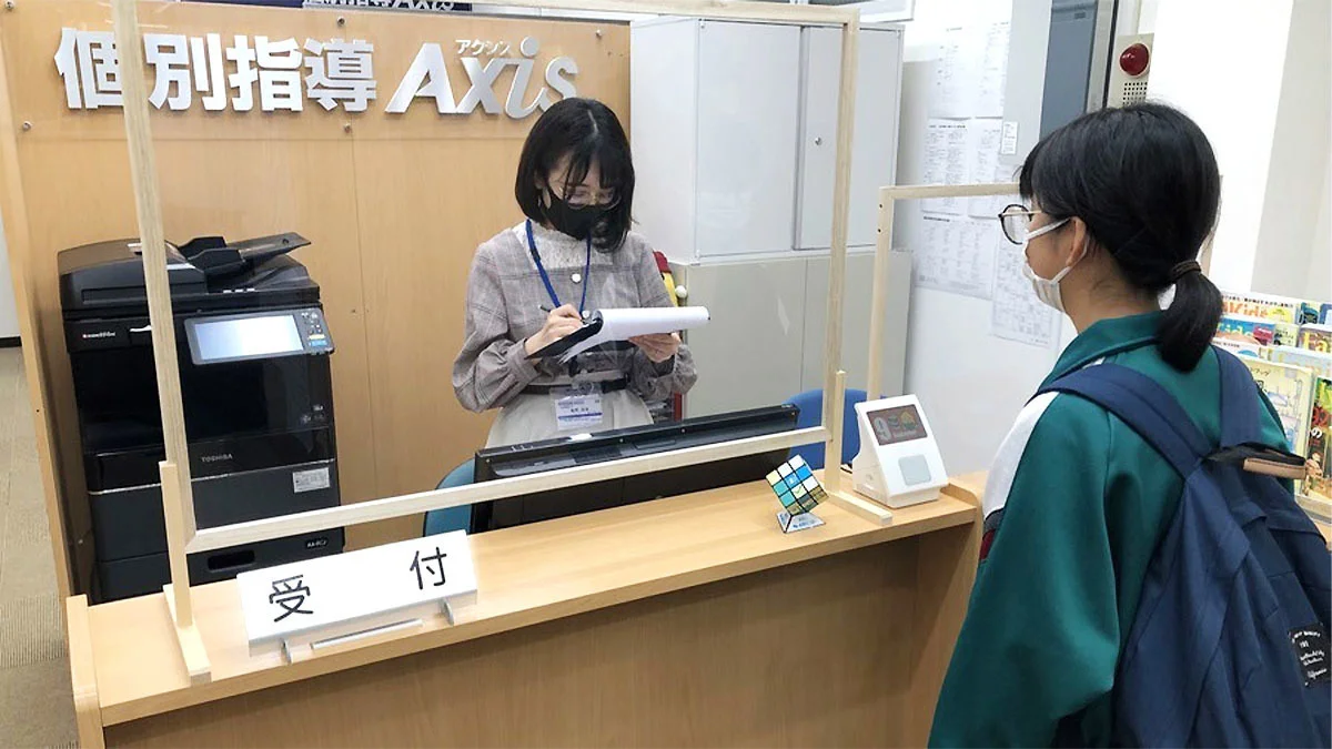 柳町通り校 お出迎え・お見送りを徹底し、お子さまの安全な通塾をサポートいたします。