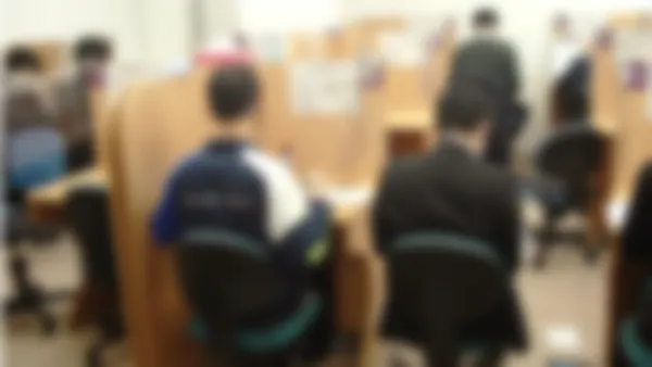 泉丘校2号館 高校生館 生徒に合わせた学習プラン、それが個別指導の強み。