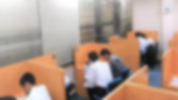 鞍月校 「解説」⇔「演習」でわかるだけでなく、「自分で解く力」も身につけます。