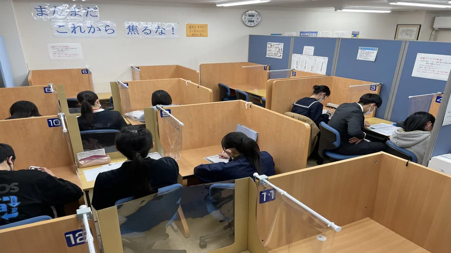 八日市校 指導者と生徒が日々切磋琢磨して作り上げている学びの場です。