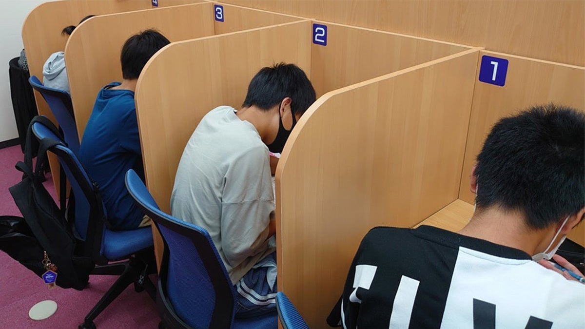 小松北浅井校 真剣に、かつ集中して自習できます