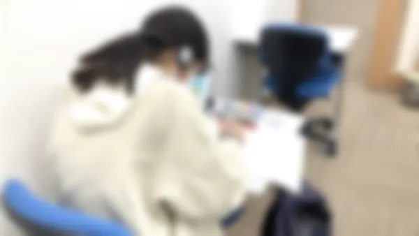 大在駅前校 スーパー講師大学受験映像講座ブースでは基礎内容から難関大受験まで自分のペースで学習できます。