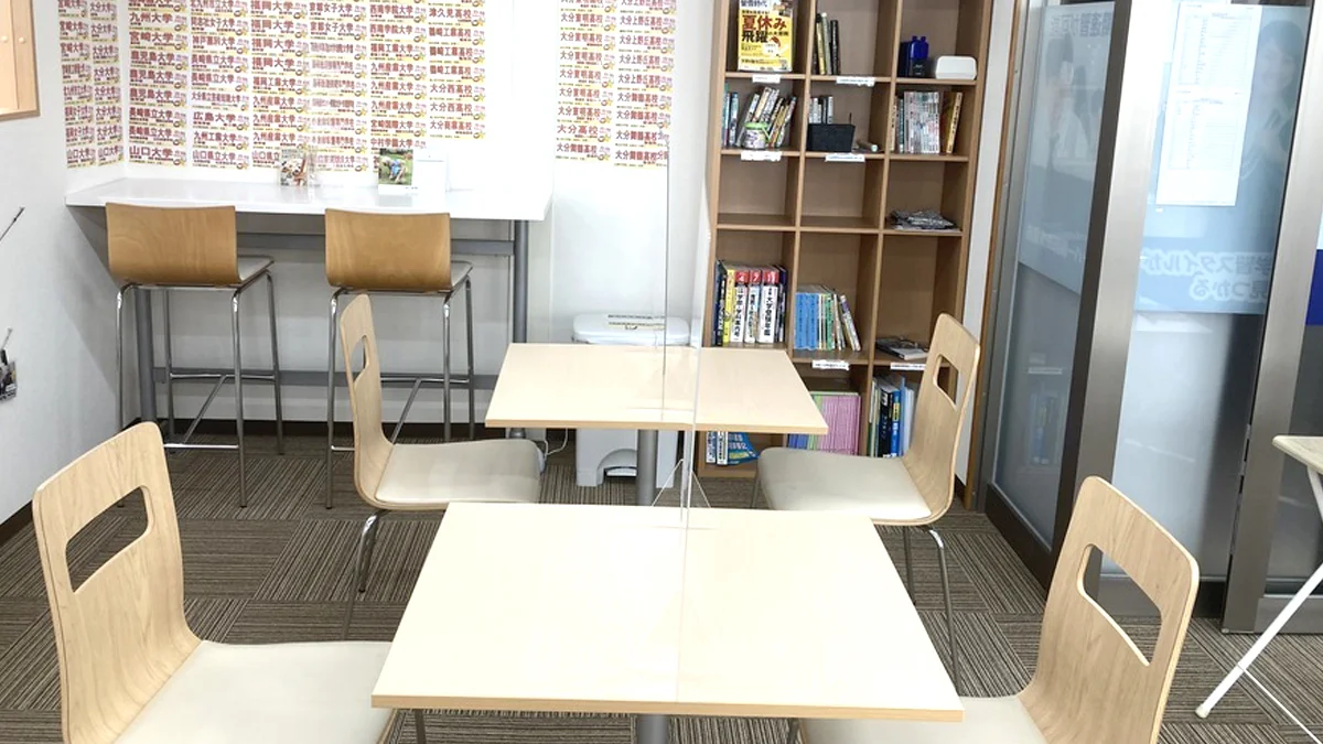 大在駅前校 勉強の合い間に休憩できるフリースペースをご用意しました。