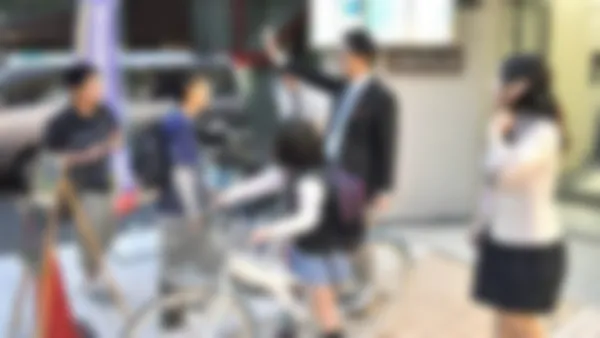 本八幡駅前校 『挨拶・自転車・交通安全』を意識して、立ち番をやってます!