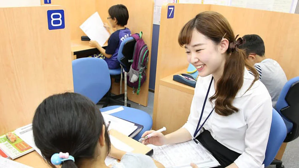 市川真間校 「解説」⇔「演習」でわかるだけでなくみるみる実力が伸びます。