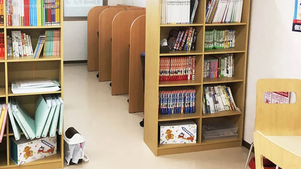 稲毛園生校 宿題や演習に没頭できる自習スペース