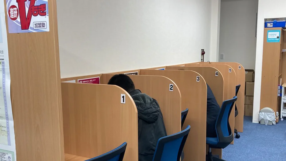 船橋高根台校 自習スペースを設置しています