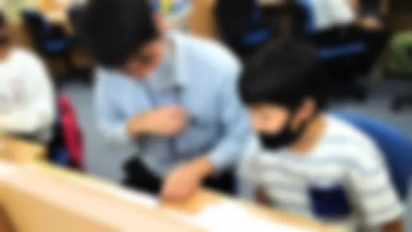 稲毛海岸校 「解説」⇔「演習」でわかるだけでなく、「自分で解く力」も身につけます。