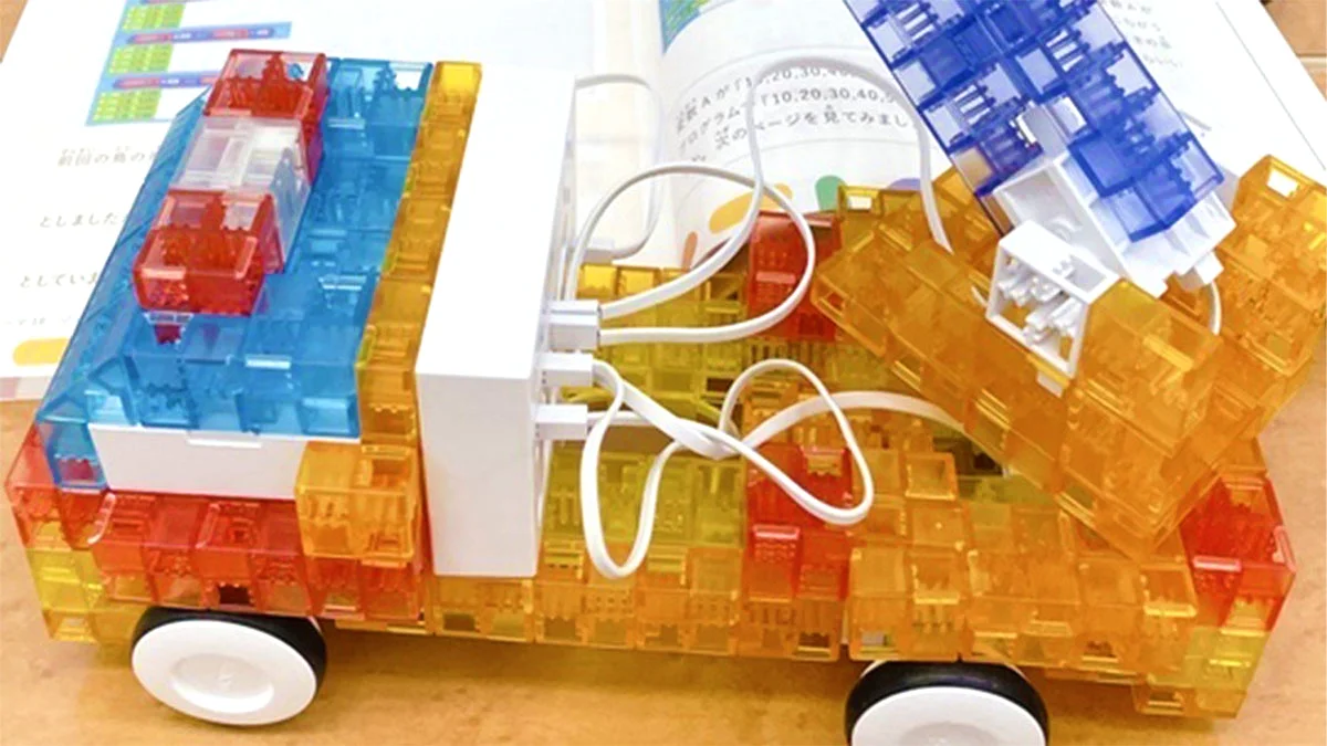 貝塚校 話題のロボットプログラミングにも対応！