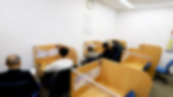 梅田校【難関受験専門館】 「先生1人に生徒1人」の完全1対1指導です