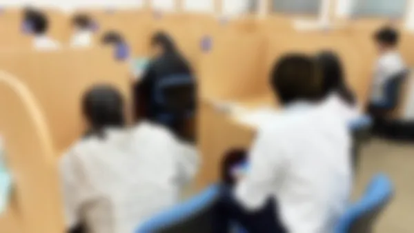 JR茨木校 「解説」⇔「演習」でわかるだけでなく、「自分で解く力」を身につける指導で、成績もやる気も上がります。