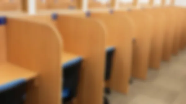 JR茨木校 自習ブース完備!いつでも自由に使えます!