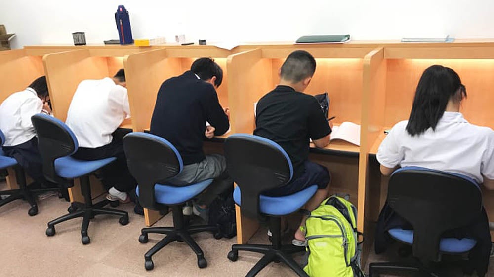 泉大津校 自習ブース完備！いつでも自由に使えます！