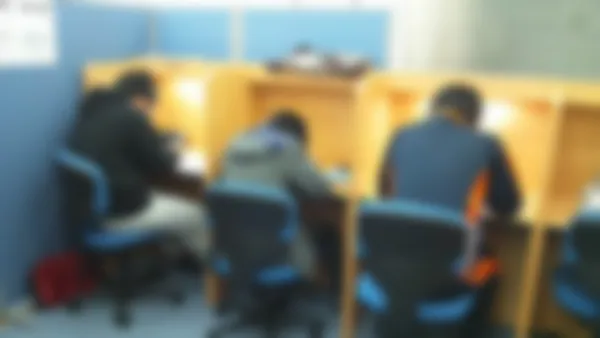 鳳校 集中できると人気の自習ブース!