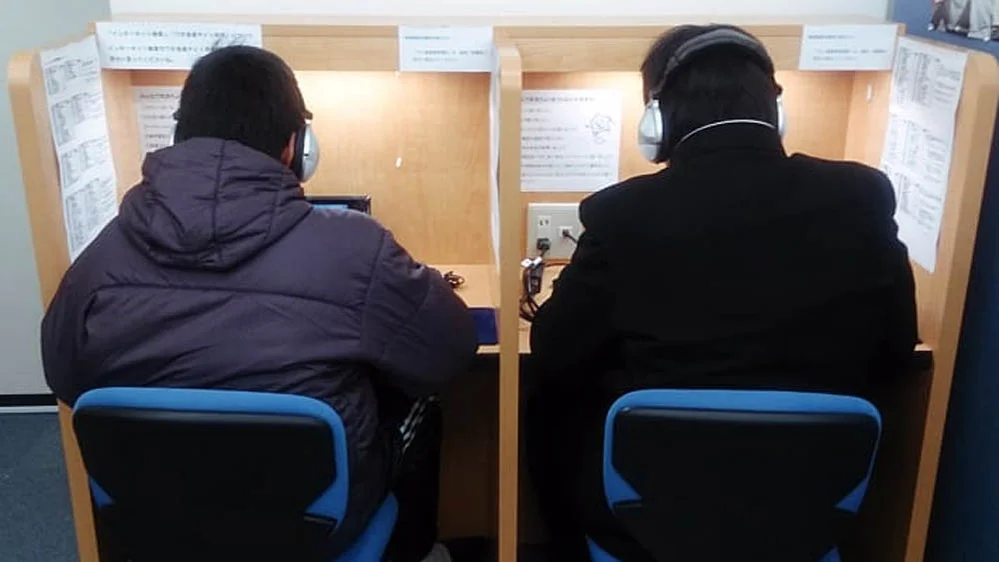 鳳校 スーパー講師映像講座で必要な知識を一気に獲得できる!