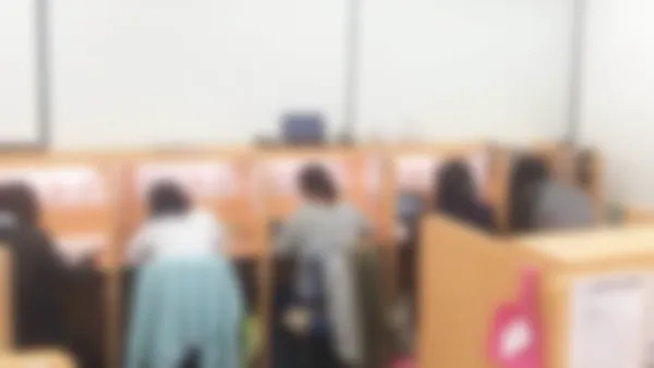 今里校 自習ブース完備!いつでも自由に使えます!