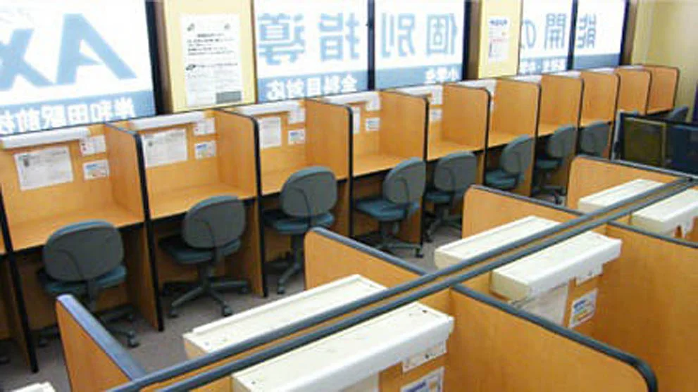 岸和田駅前校 集中できると人気の自習ブース!