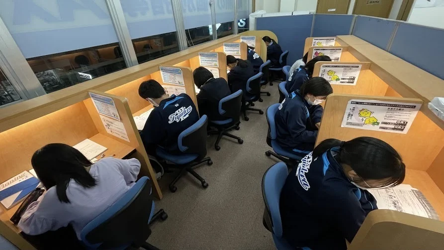 藤井寺校 自習ブースを完備!いつでも自由に使えます!