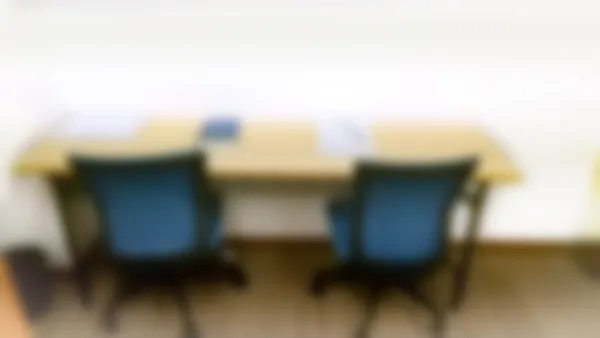 島本校 『自習課題』を設定し、無料で進捗確認・質問対応しています。