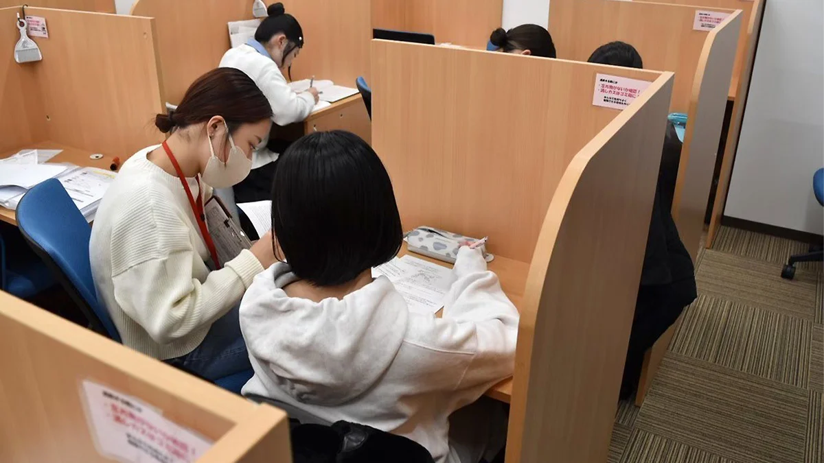 花博通り校 安心の担任制で指導！一人の生徒に担当の先生が付き、中長期で生徒に伴走します。