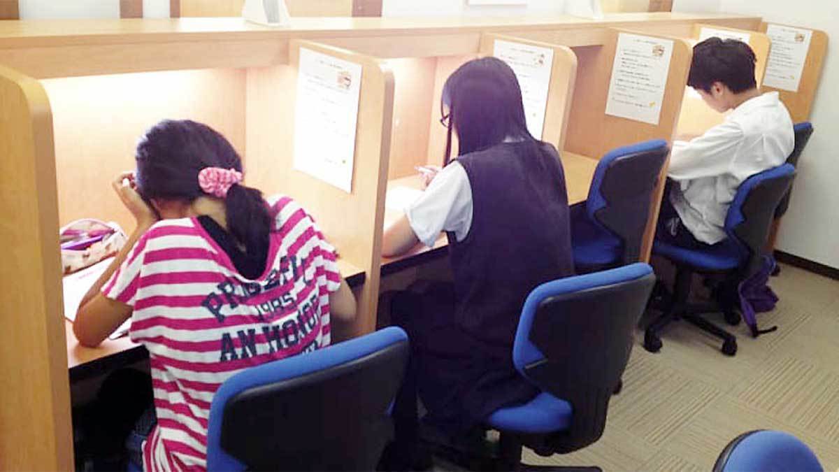 東豊中校 落ち着いて学習に取り組める自習室