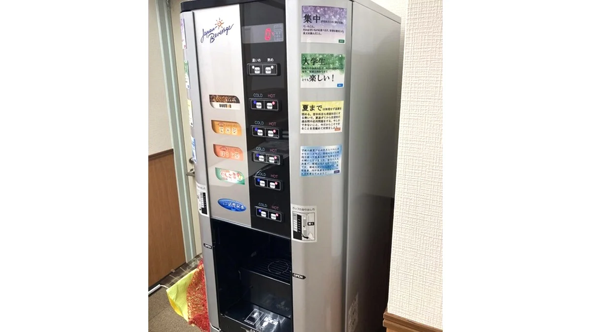 住吉校 勉強の合間に休憩できるよう、フリードリンクを準備しています。