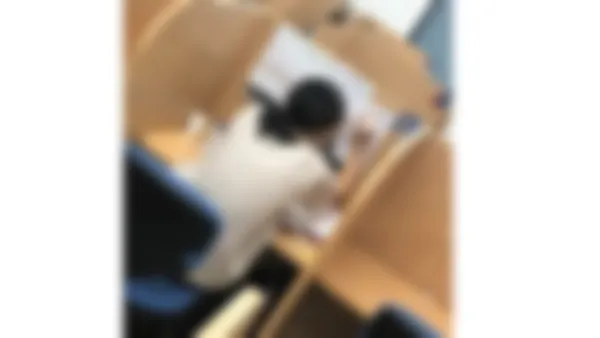 長崎県庁坂校 自習スペース完備。「自習の仕方」を身に着けていただきます