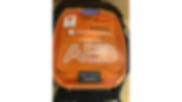 長崎県庁坂校 教室にはAEDも設置。常に、大切なお子さんたちの命を預かる責任を忘れず、生きることを意識した校運営に努めます