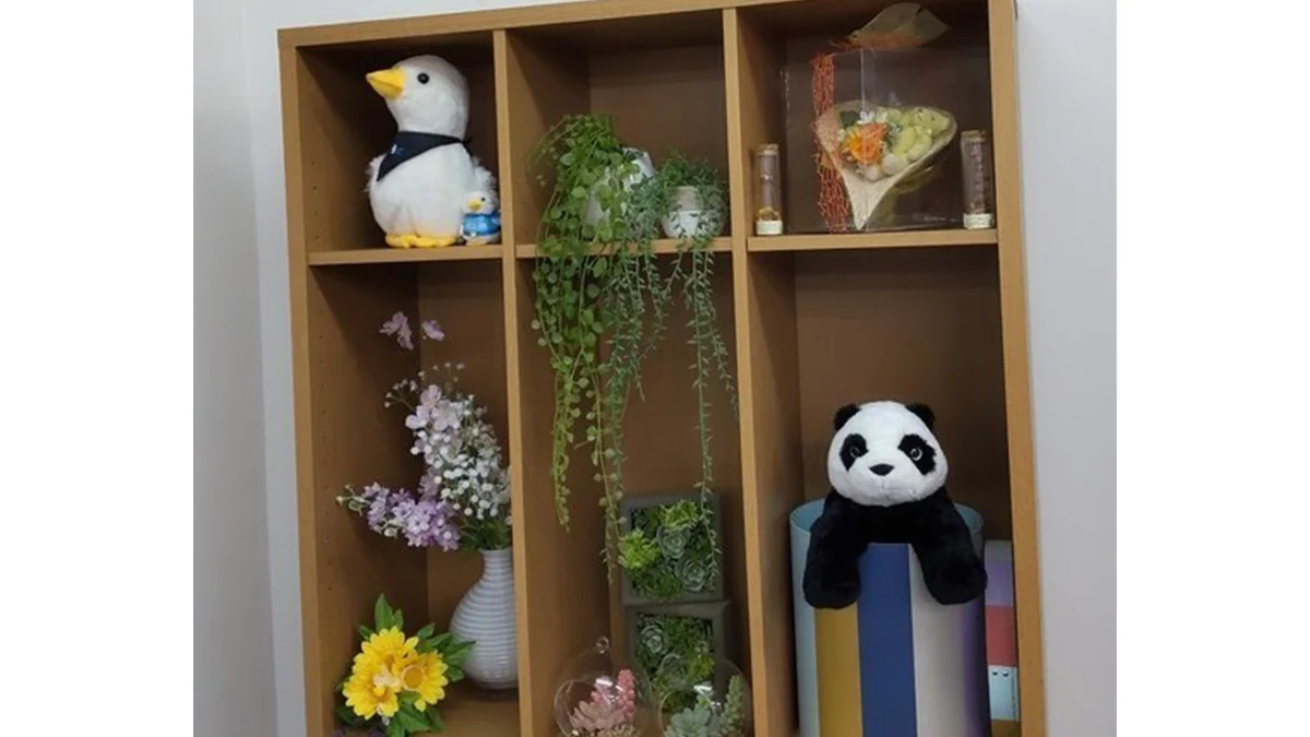 東長崎校 花と緑とぬいぐるみが迎える明るい雰囲気